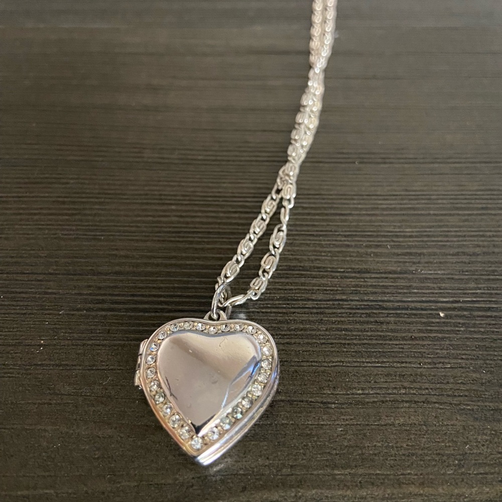 Elegant Silver Heart Pendant Necklace